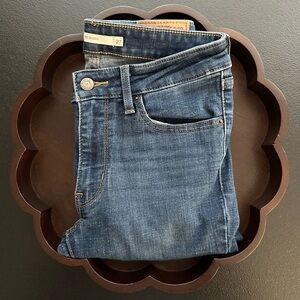Women’s Levi's 711 Skinny Jeans Size 27